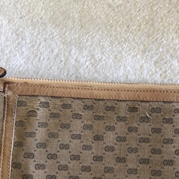 Vintage Gucci monogram pouch - Picture 16 of 17